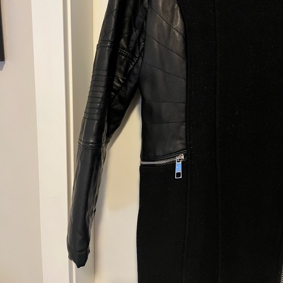 Guess Black Coat - Picture 2 of 7